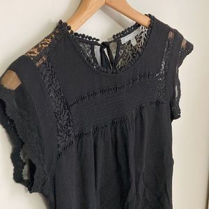 Gorgeous Black Daniel Rainn Blouse, size medium, lace detailing, rayon top